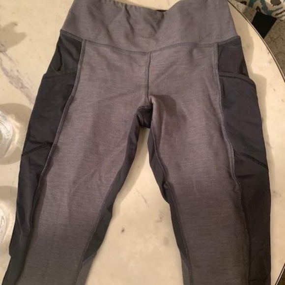 Lululemon Capri Side Pocket Gray Pants - Picture 1 of 1